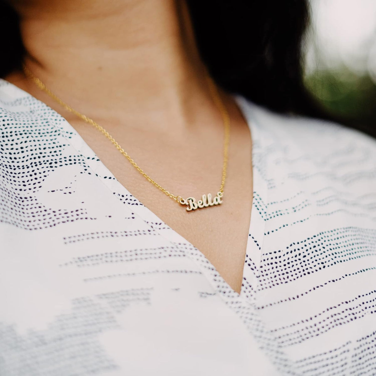 Lcherry personalized jewelry piece close up of the letter chain