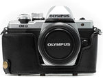Custom fit leather case bottom tripod mount