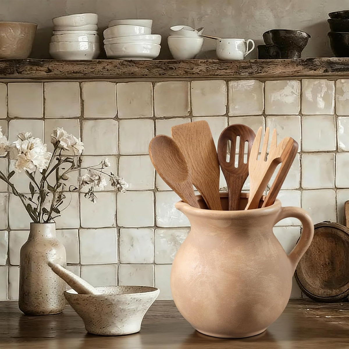 Base and thickness detail of the durable ceramic Potchen utensil holder