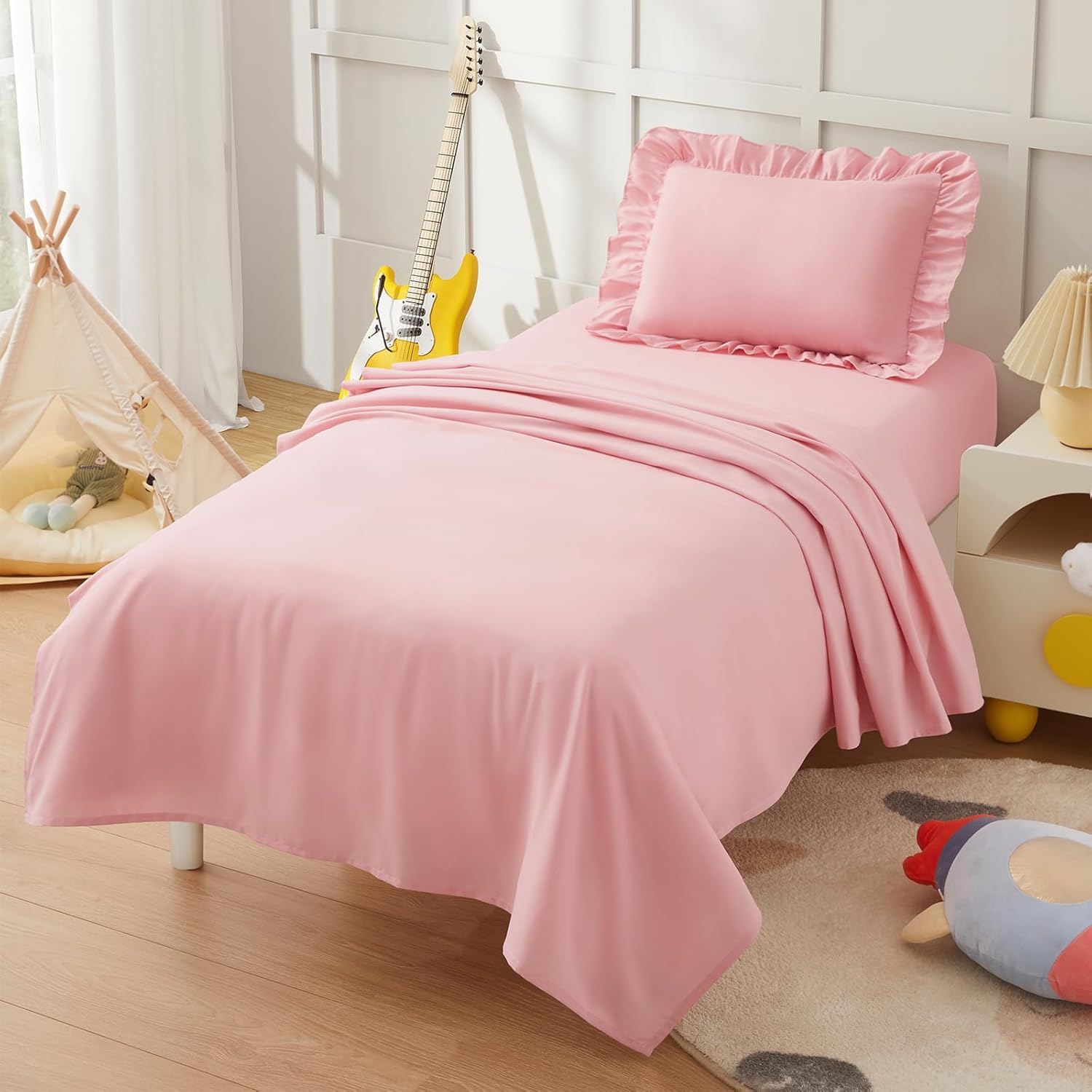 KKJIAF 3 piece toddler sheet set in light pink front view