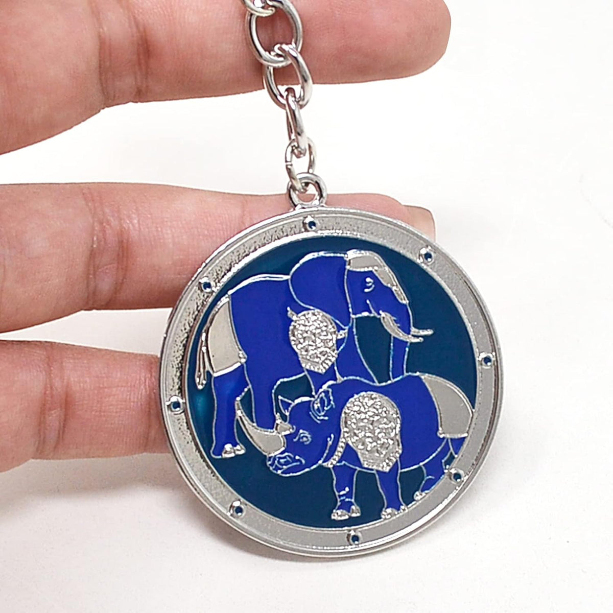 Fengshuibringluck anti robbery keychain size and dimensions view