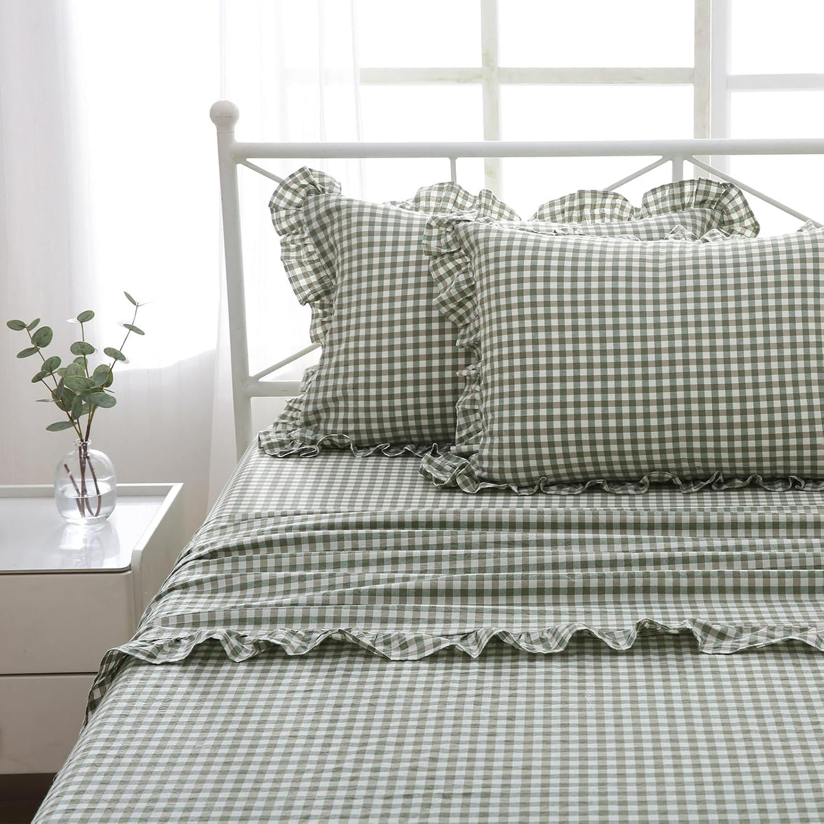 K Masaniji vintage ruffle hem accent on flat sheet