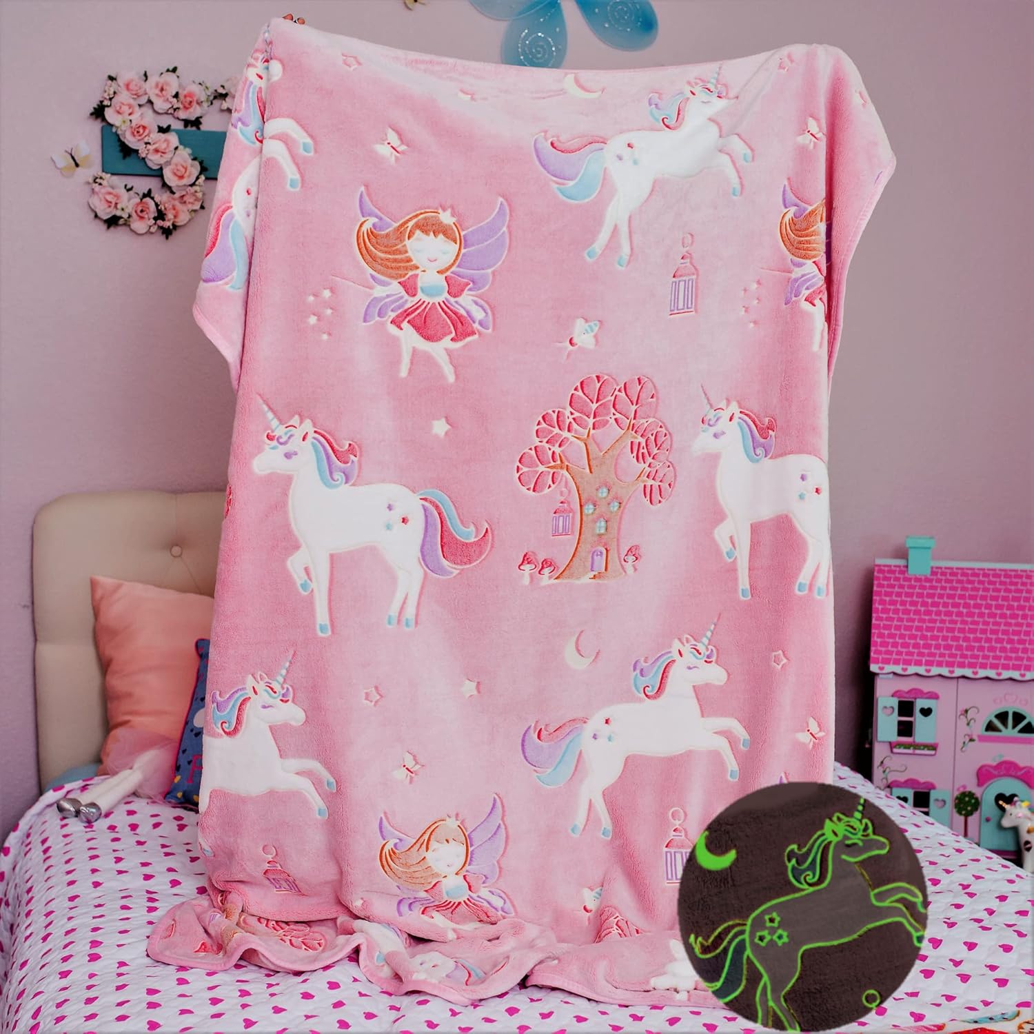 Snooze Bliss glow in the dark unicorn blanket front view