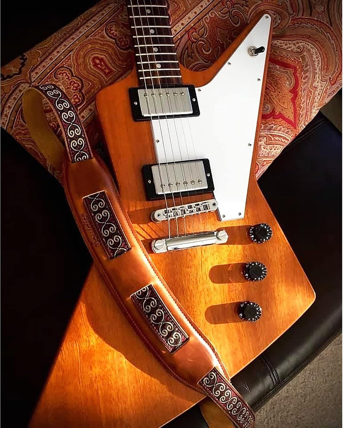 Souldier vintage style guitar strap lifestyle product presentation