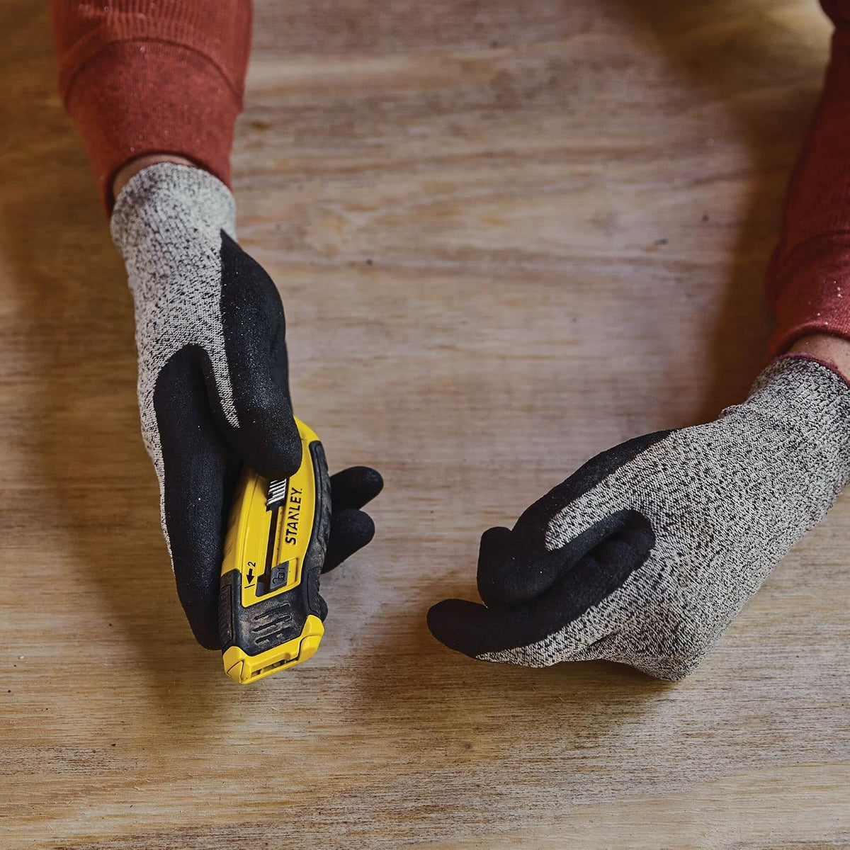 Stanley Control-Grip Retractable Utility Knife, Compact with Belt Clip, Two-Step Blade Change, STHT10432 - Image 9
