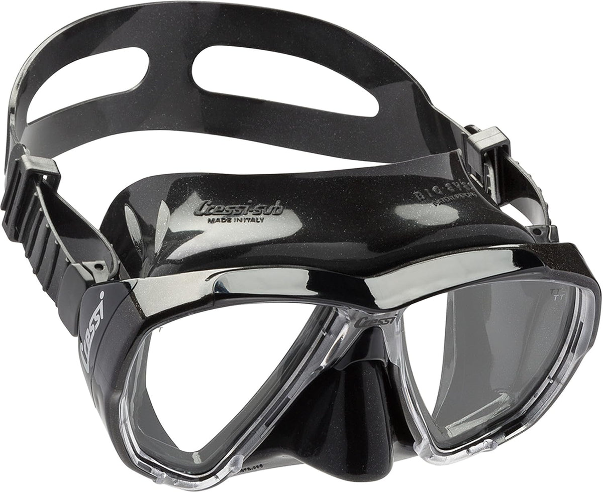 Cressi diving mask packaging and contents