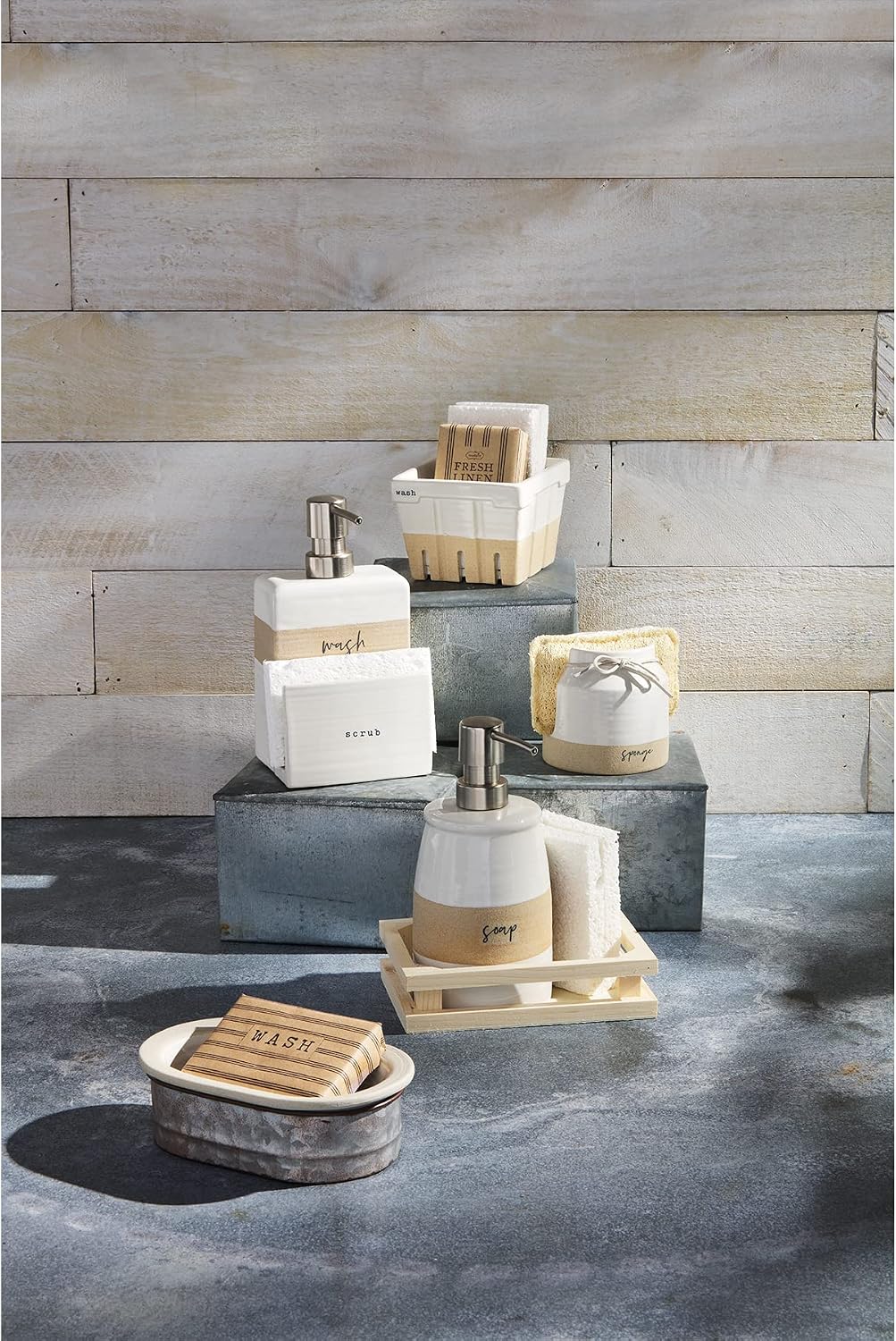 Mud Pie brown and white sponge holder side angle detail