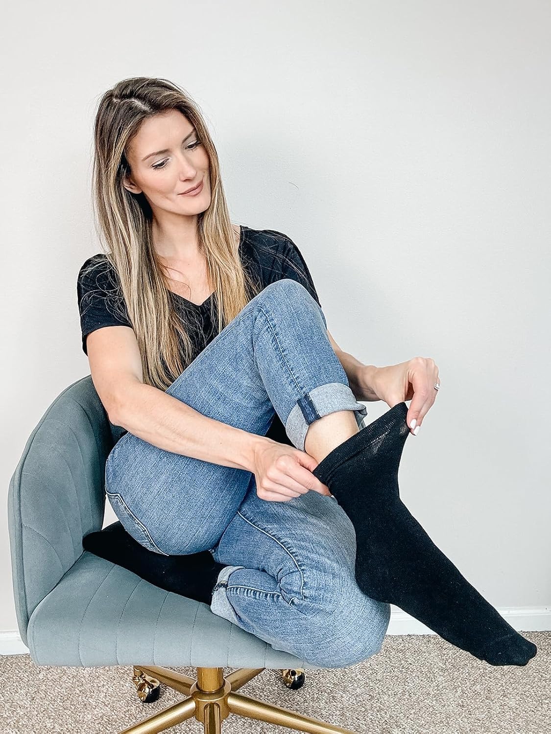 COTTON DAY women casual crew socks lifestyle display