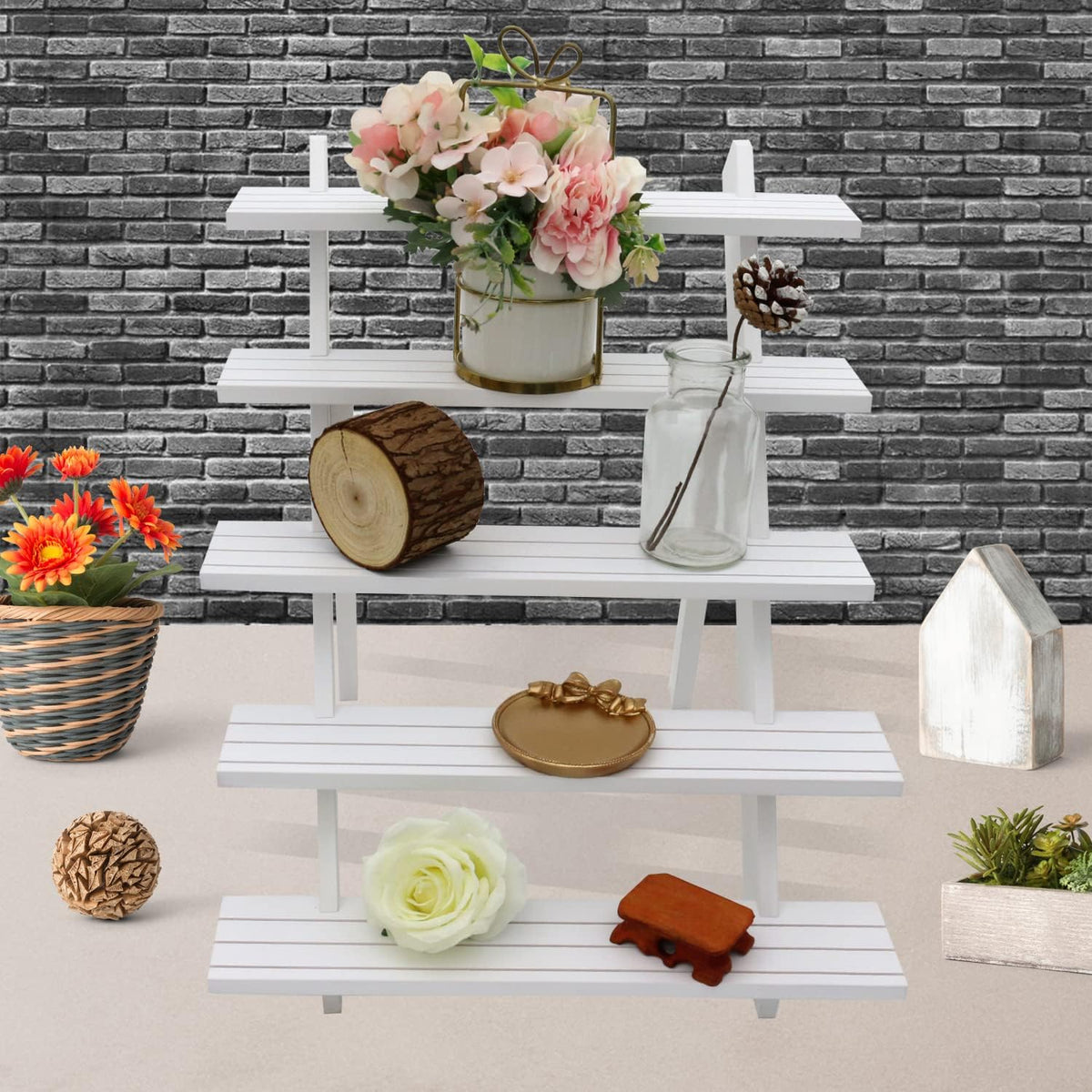 Sinyad jewelry organizer displayed on table