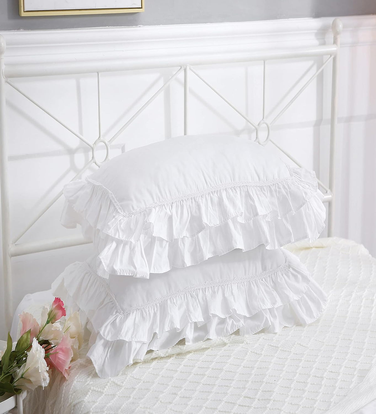 Meaning4 vintage style lace pillow sham lifestyle room setting