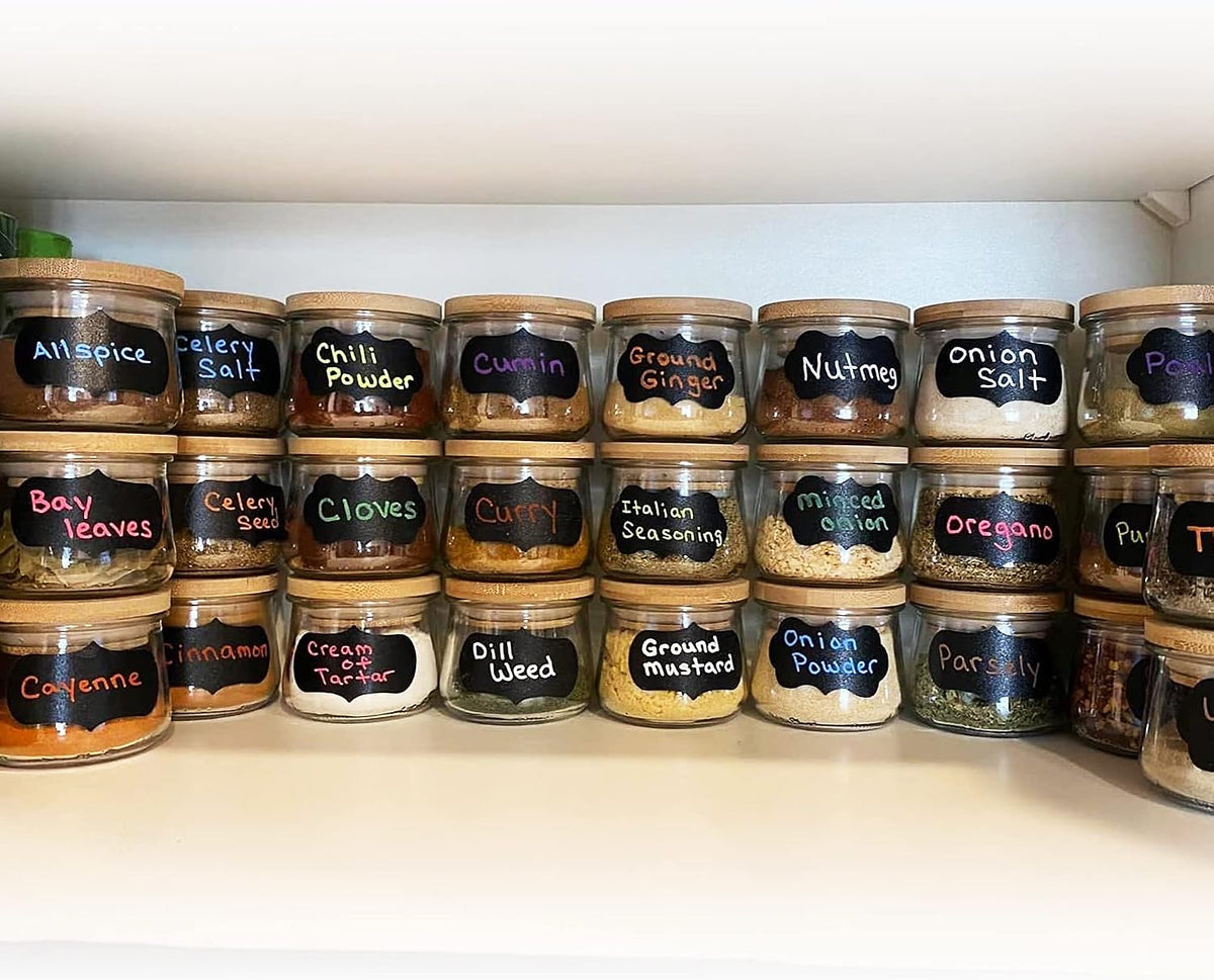 Airtight storage demonstration for dry goods and spices