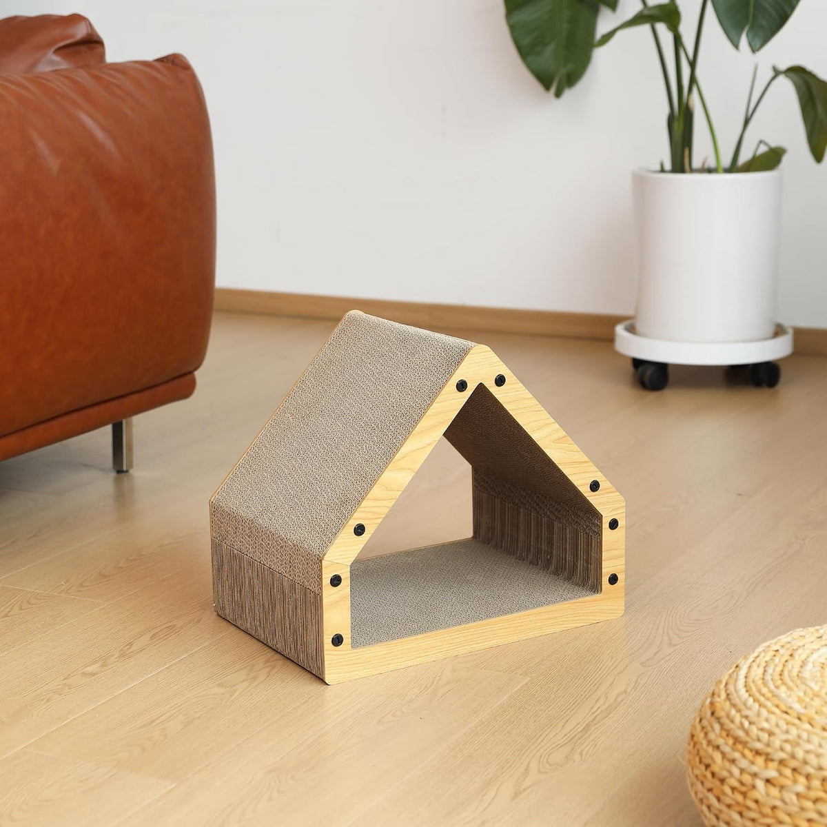 Fukumaru cat house with roof lounge