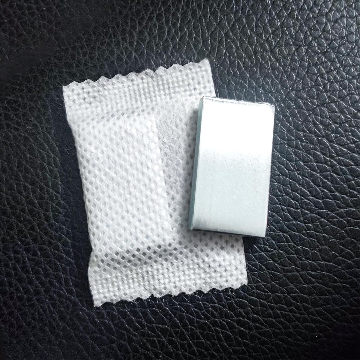 Pack of 32 LAIPART curtain weights for light tablecloths and flags