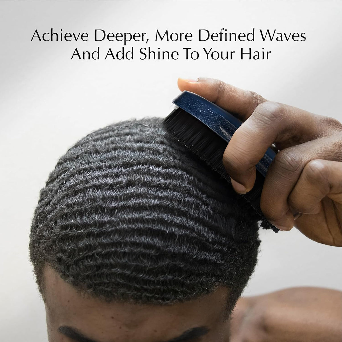 Red by Kiss wave brush with travel cover