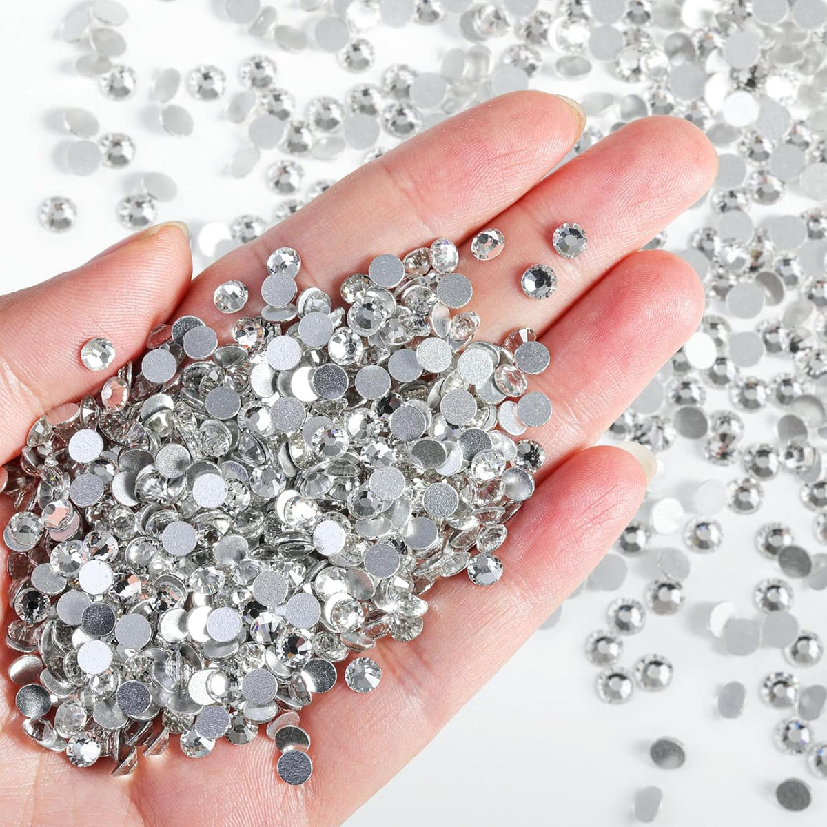 Beadsland SS16 flatback glass gems close up