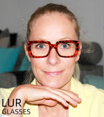 LUR women readers angled side profile highlighting spring hinges
