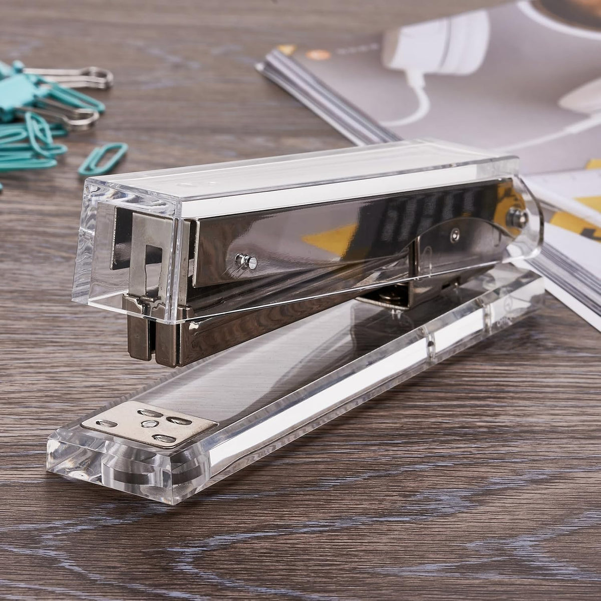 Transparent acrylic stapler top loading chamber open