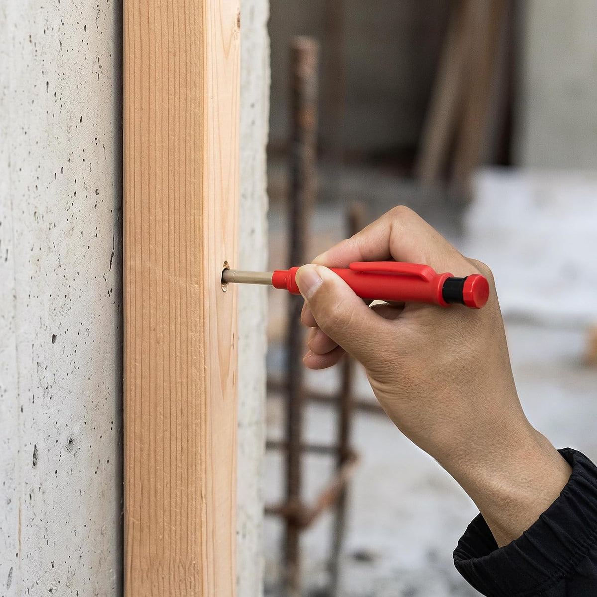 HAUTMEC carpenter pencil showing built-in sharpener cap