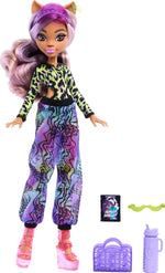 Monster High Scare-adise Island Draculaura Doll with Swimsuit, Sarong & Beach Accessories Like Hat, Sunscreen & Tote - Image 7