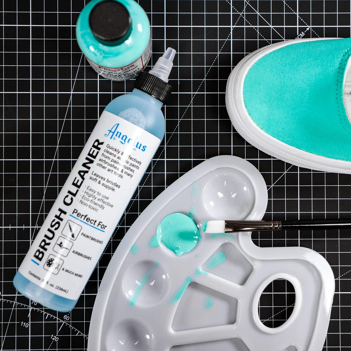 Angelus brush cleaner cleaning paintbrushes