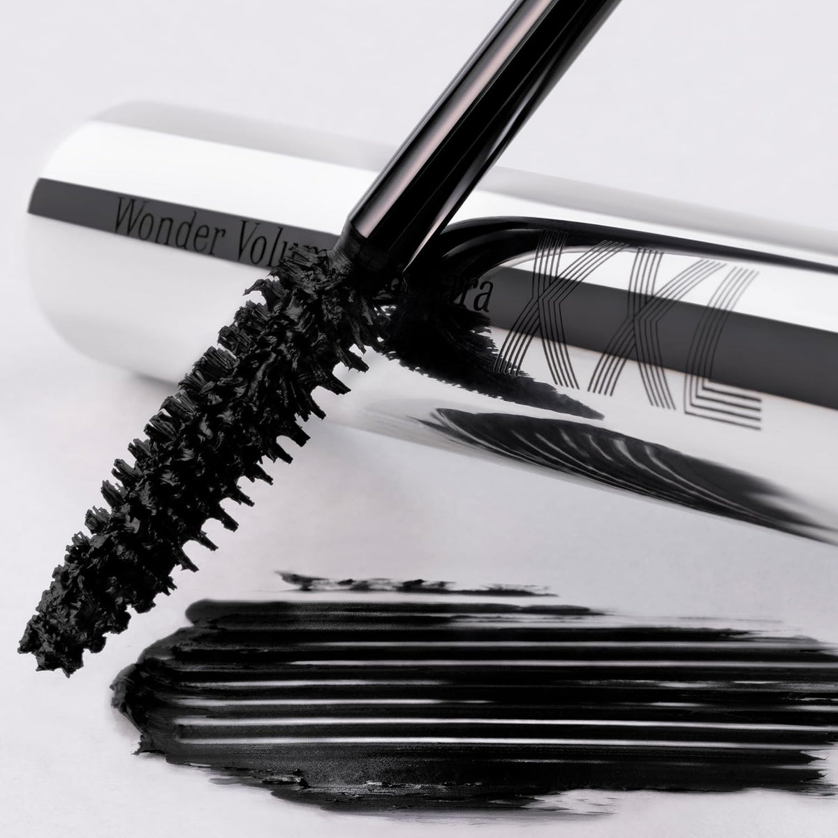 Clarins Wonder Volume Mascara XXL | Volumizing and Lengthening | Double Volume Effect | 12H Hold | Visibly Thickens and Smoothes Lashes | Smudge-Proof and Humidity-Resistant | 0.3 Ounces - Image 9