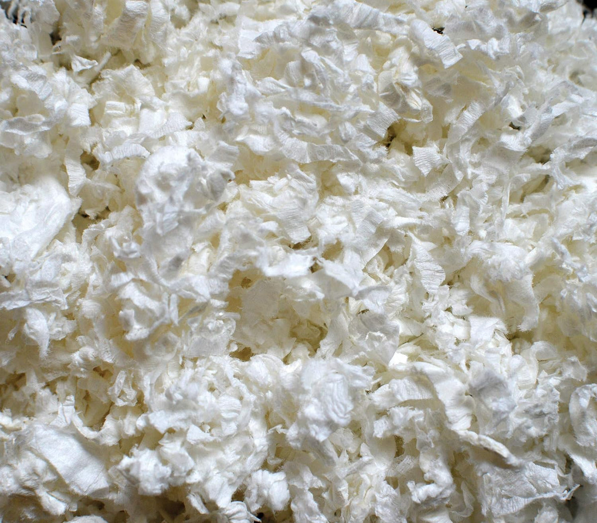Close up texture of Oxbow Pure Comfort dust-free white bedding