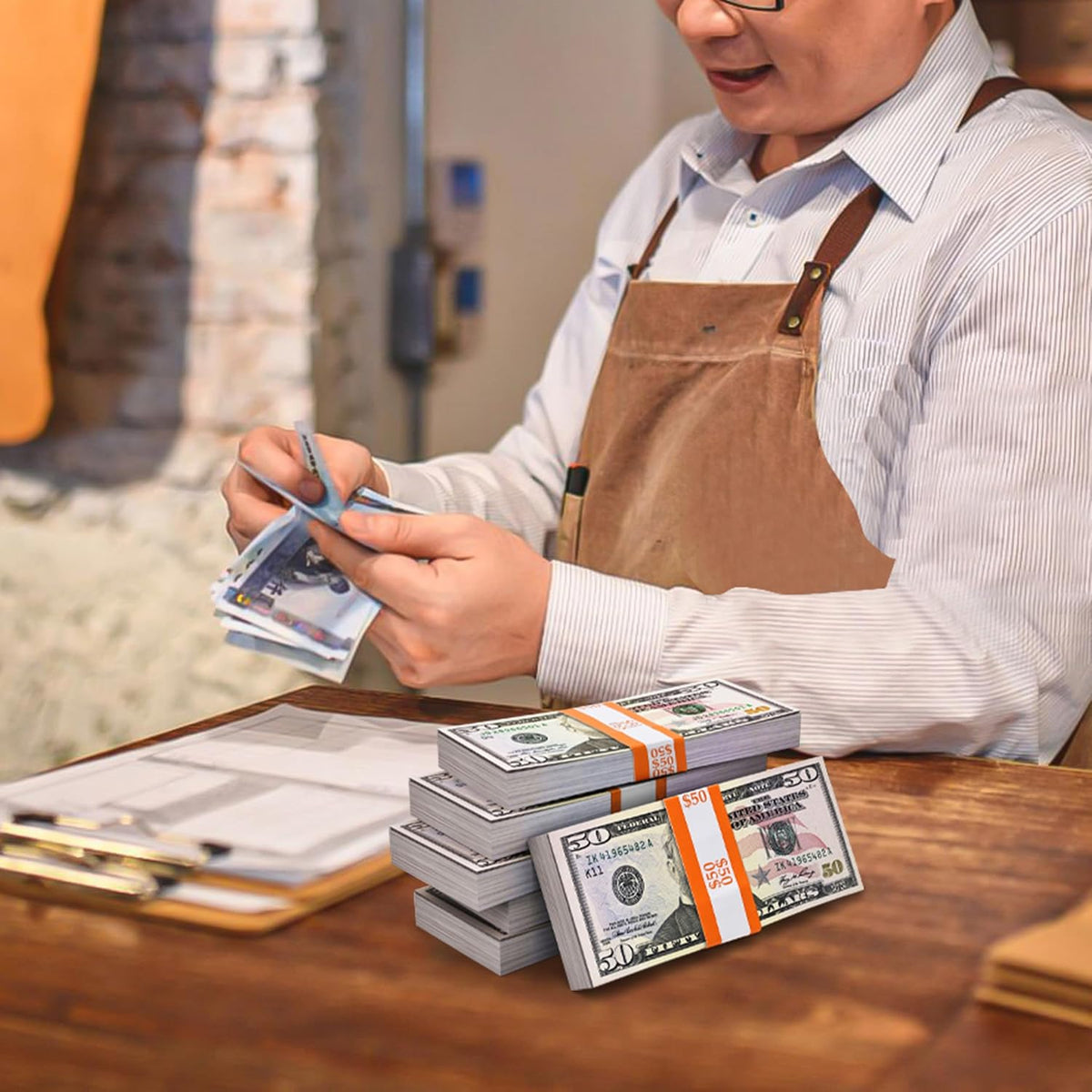 Retail cash management setup using Marsrut currency straps