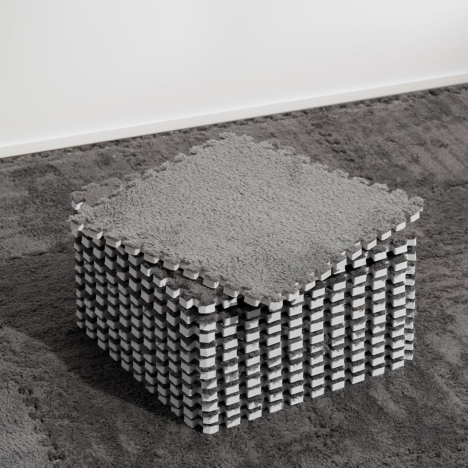 Zenowick plush interlocking carpet tiles grey set front view