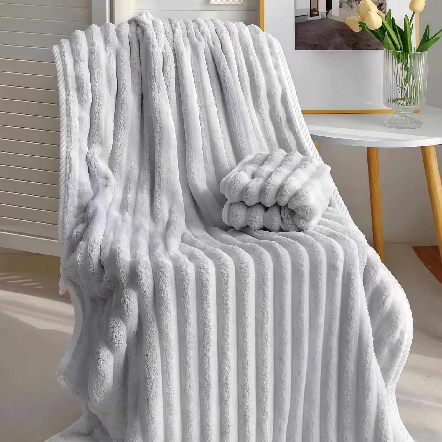 Hampton Home Linens large bath towel front view