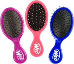 Wet Brush Squirt Detangling Brush front view