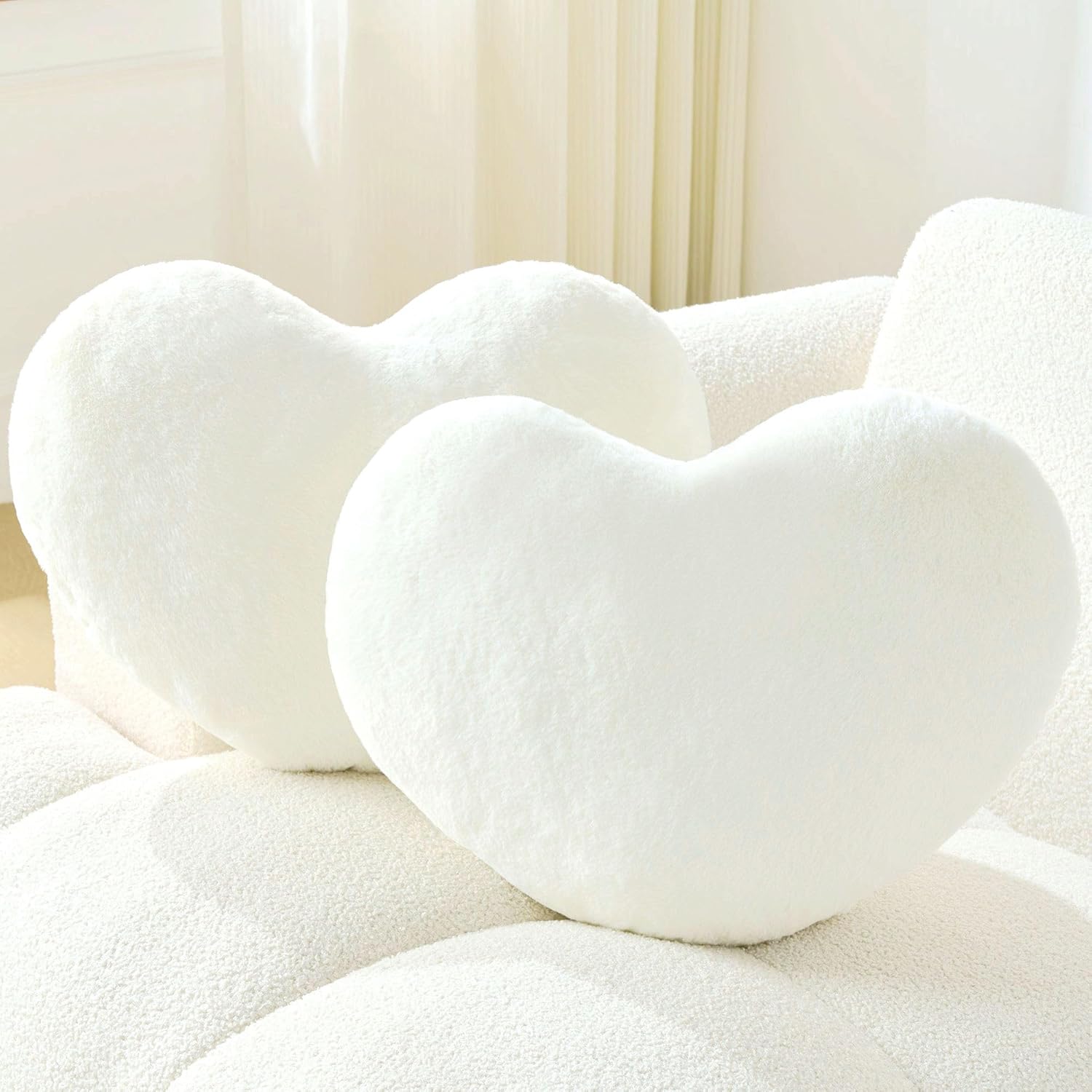 Nokrwit 2 pieces heart shaped throw pillows white front view home decor