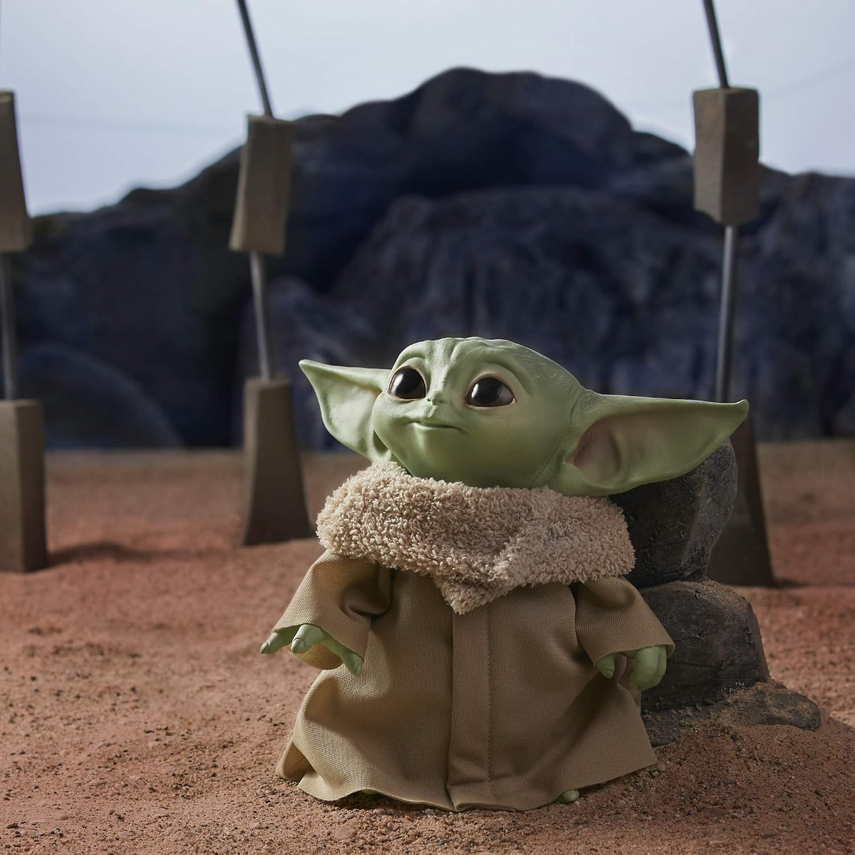 Hasbro Star Wars interactive plush toy with bowl and frog