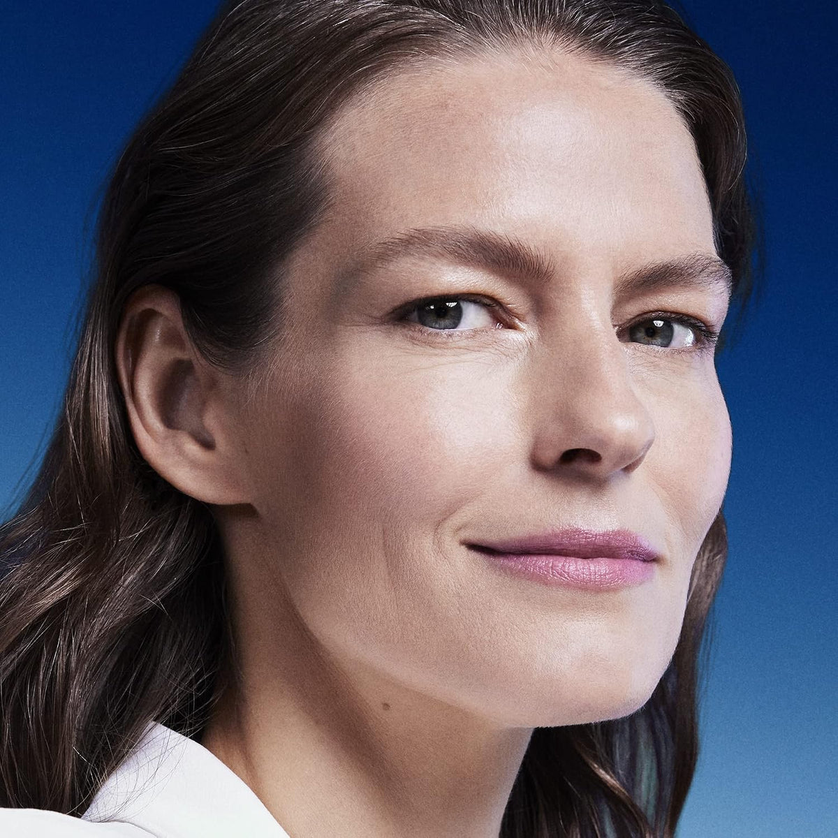 Luxurious Japanese beauty skincare treatment for plumping and firming wrinkles
