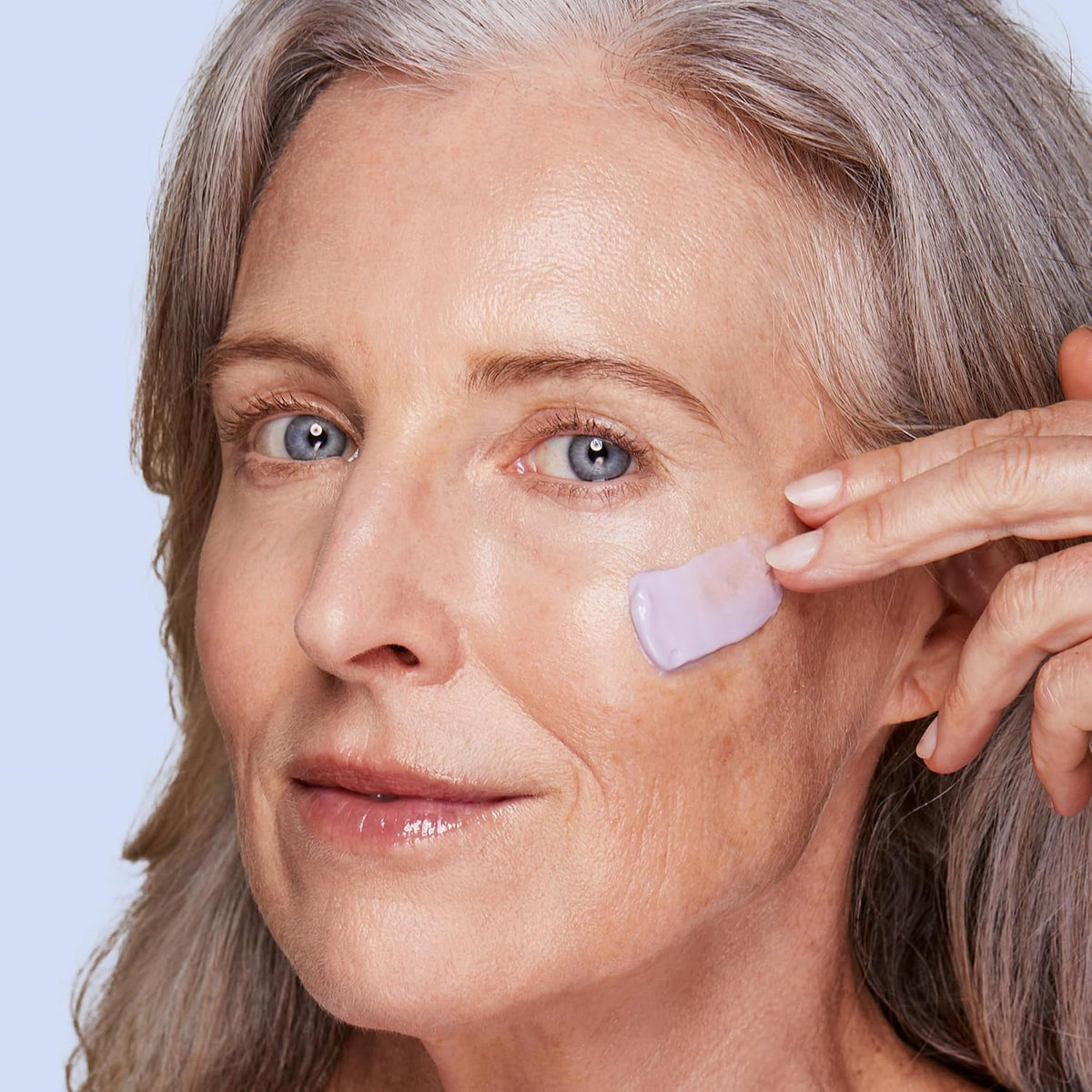 Clarins Nutri-Lumiere Revive Day Cream texture and tint showcase