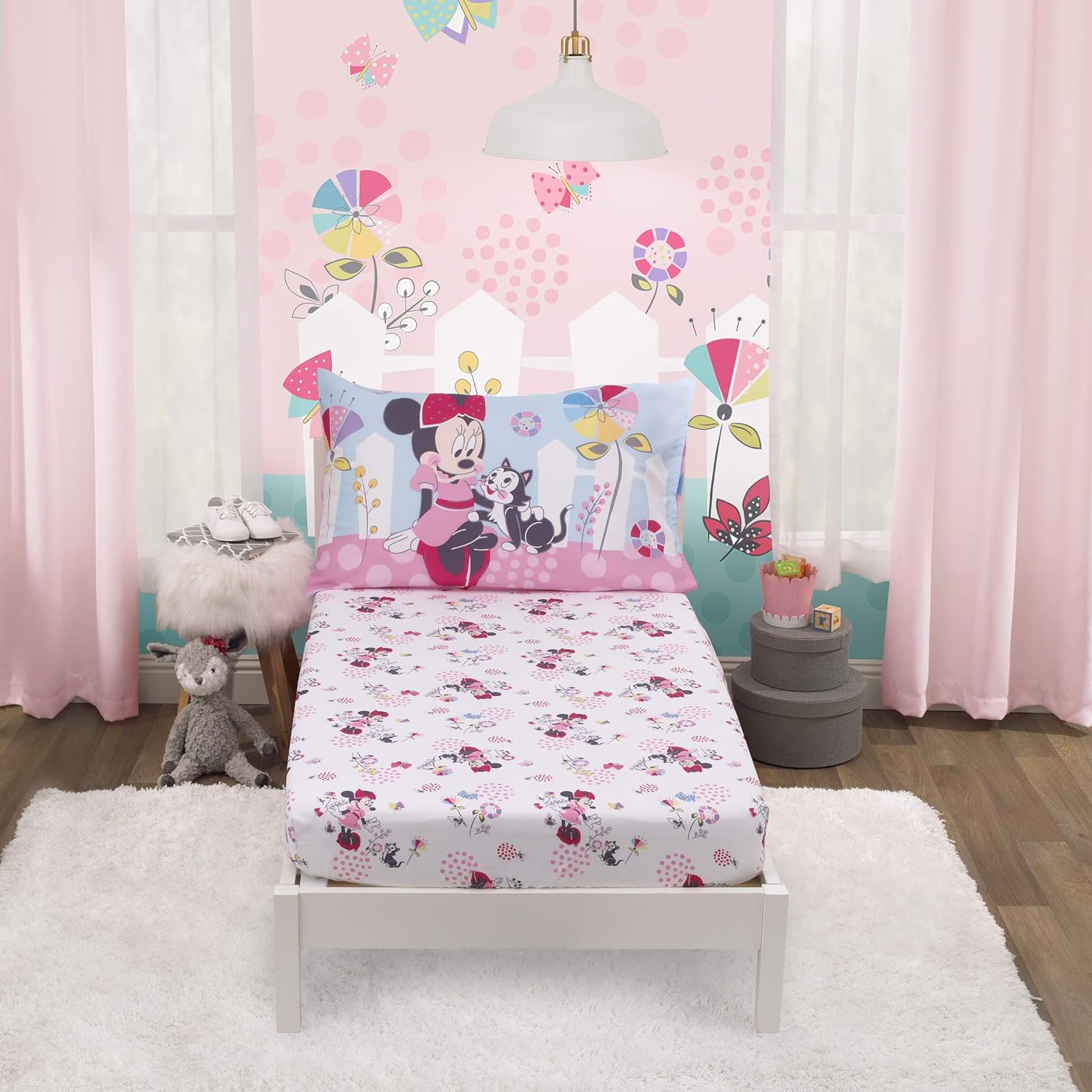 Disney Minnie Mouse toddler sheet set with fitted sheet and pillowcase