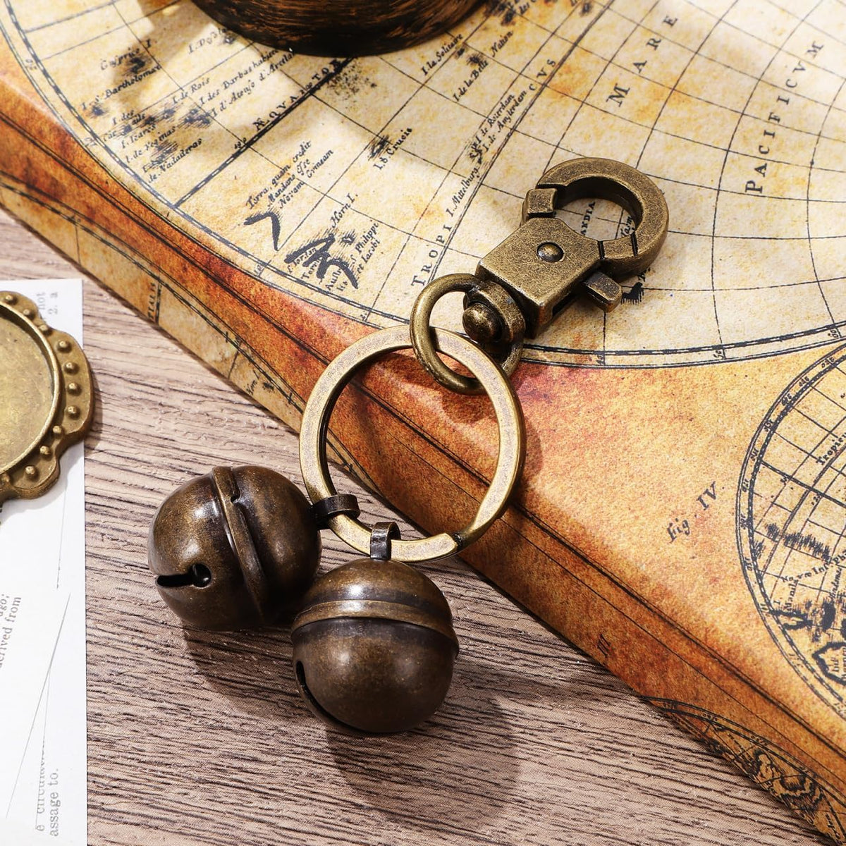 SUPVOX decorative brass bell keychain close up