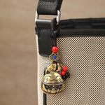 Mansiyuyee lucky cat keychain showing feng shui coins detail