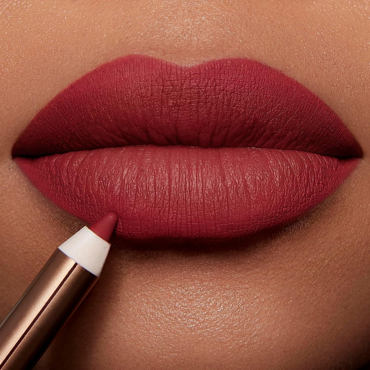 Charlotte Tilbury Lip Cheat Lip Liner Pencil - Gives Lips a Fuller-Looking, Defined Pout - Enriched with Jojoba Oil & Hyaluronic Acid - Waterproof, Smudge-Proof & Transfer-Proof - Image 4