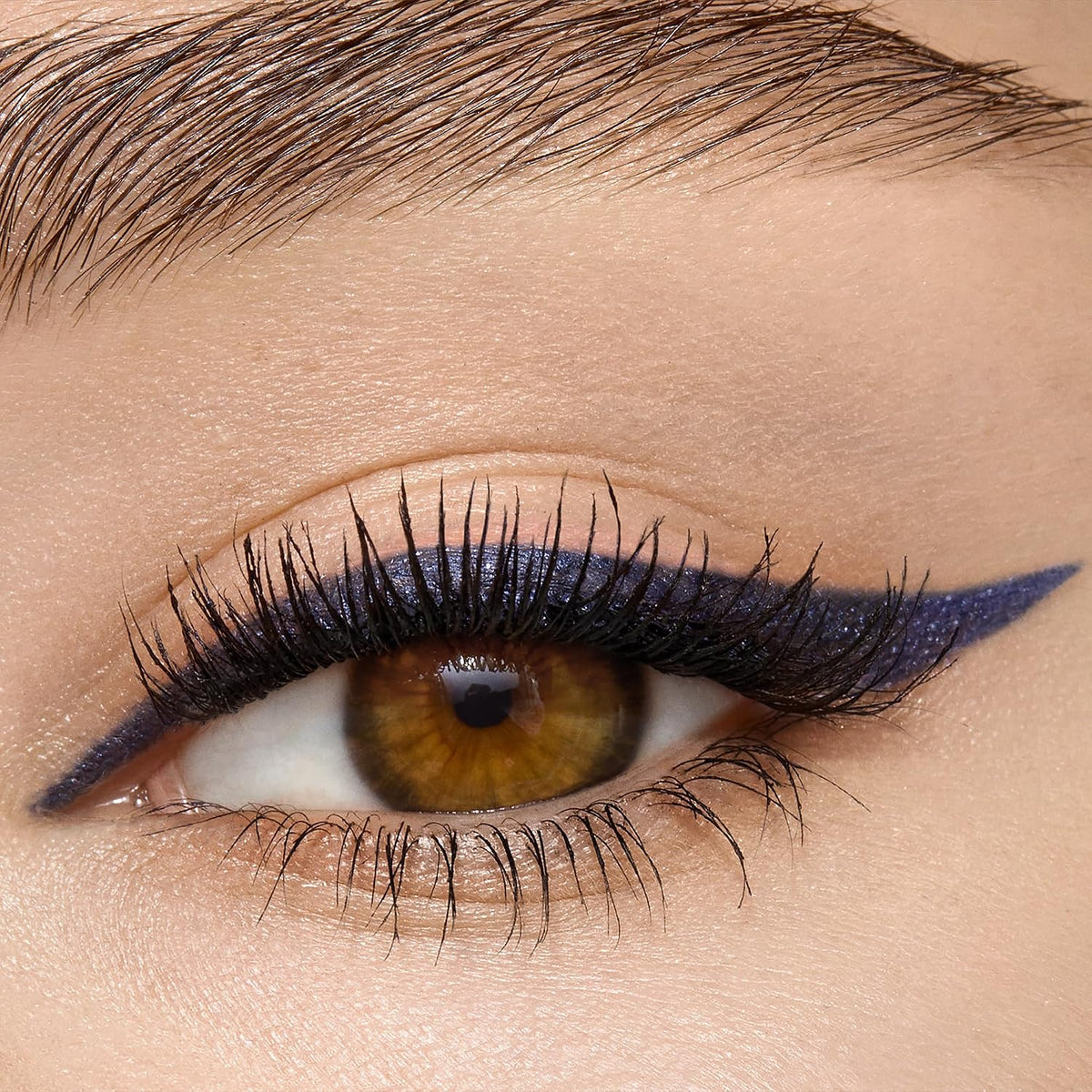 Charlotte Tilbury premium kajal formula liner close up angle