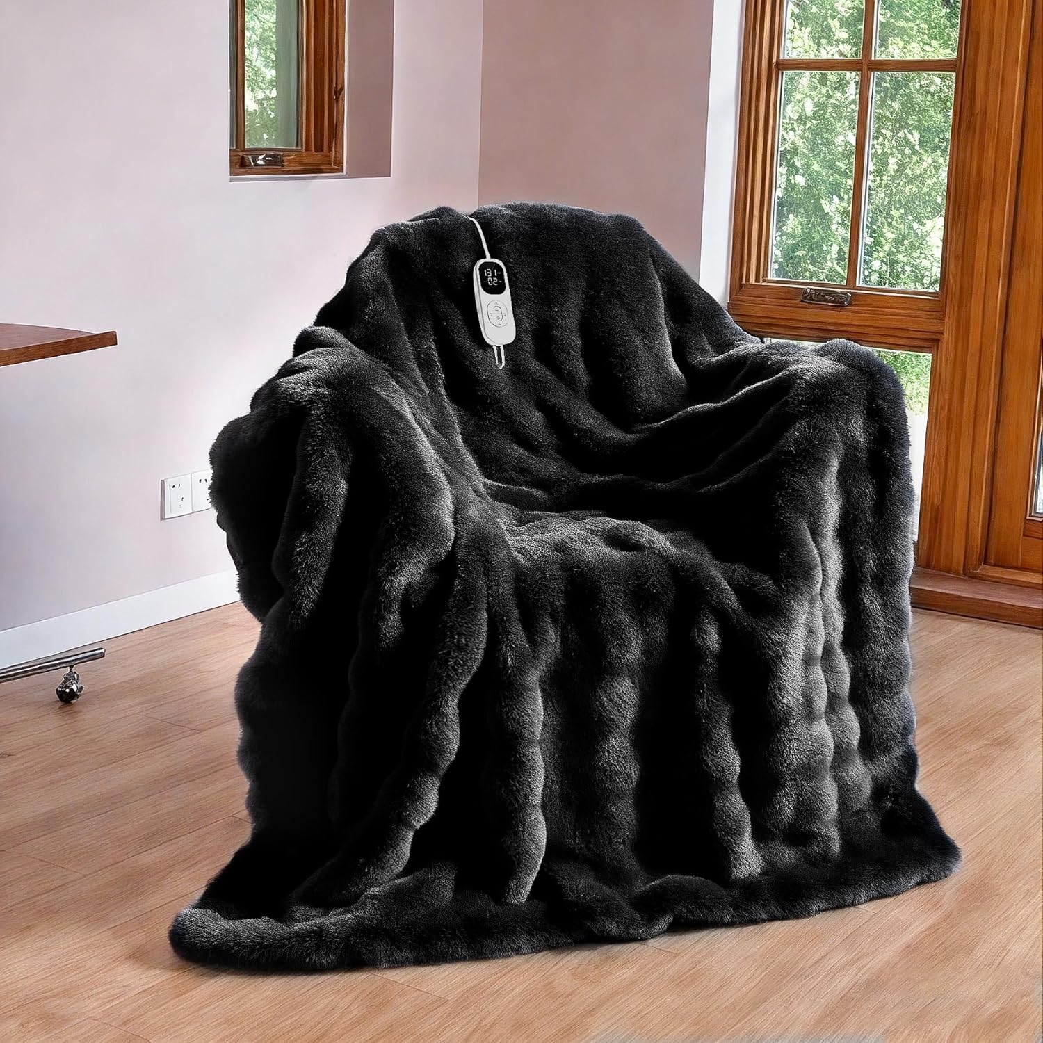 Iuui luxury faux rabbit fur electric heated blanket front view