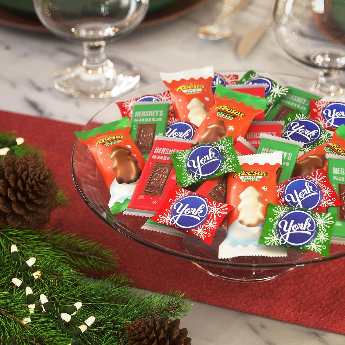 Hershey Assorted Flavored, Christmas Candy Bulk Bag, 32.45 oz - Image 11
