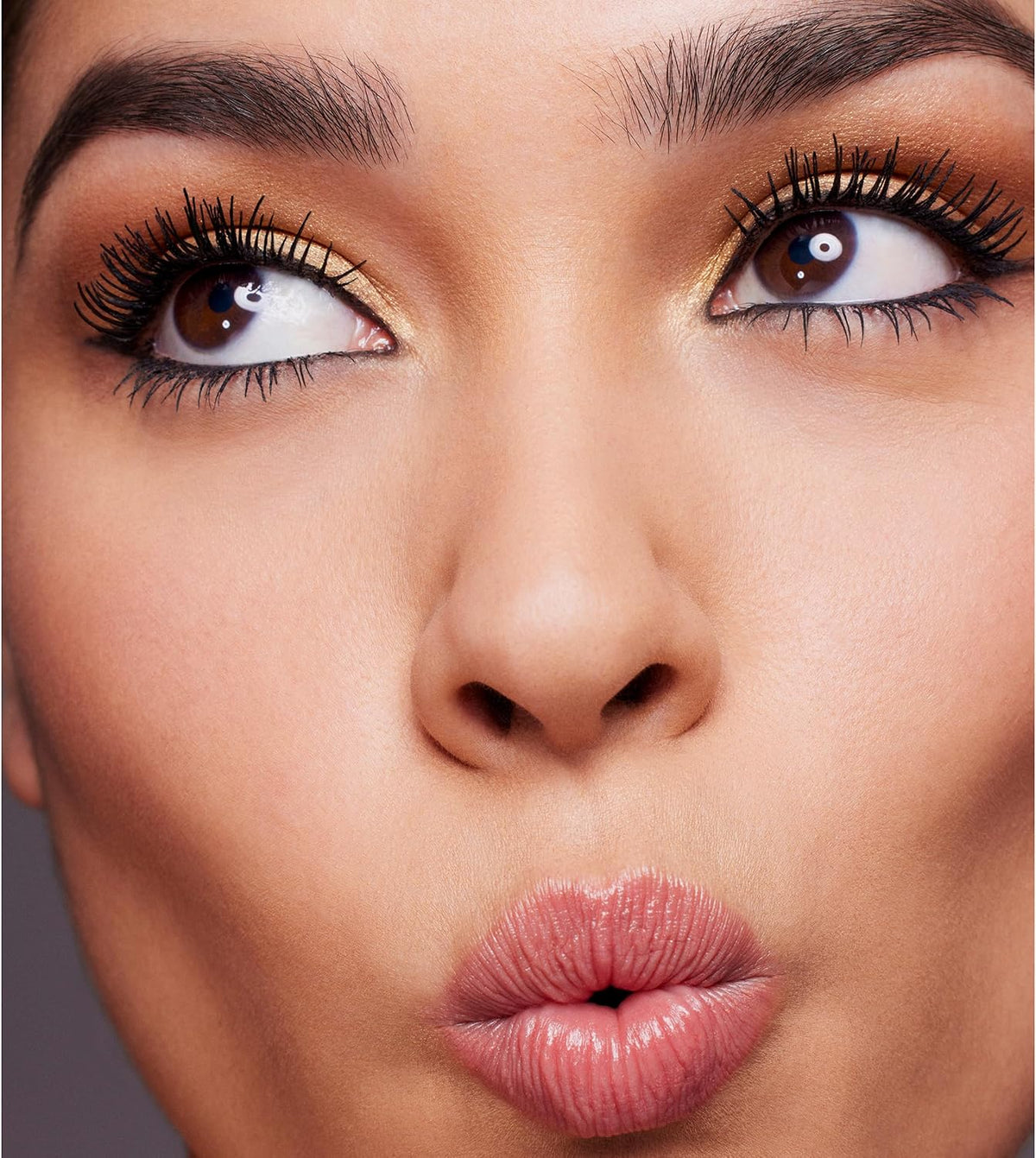 Clarins Wonder Volume Mascara XXL side profile view