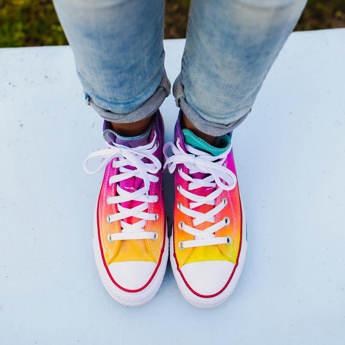 Tulip tie dye instruction guide and gloves