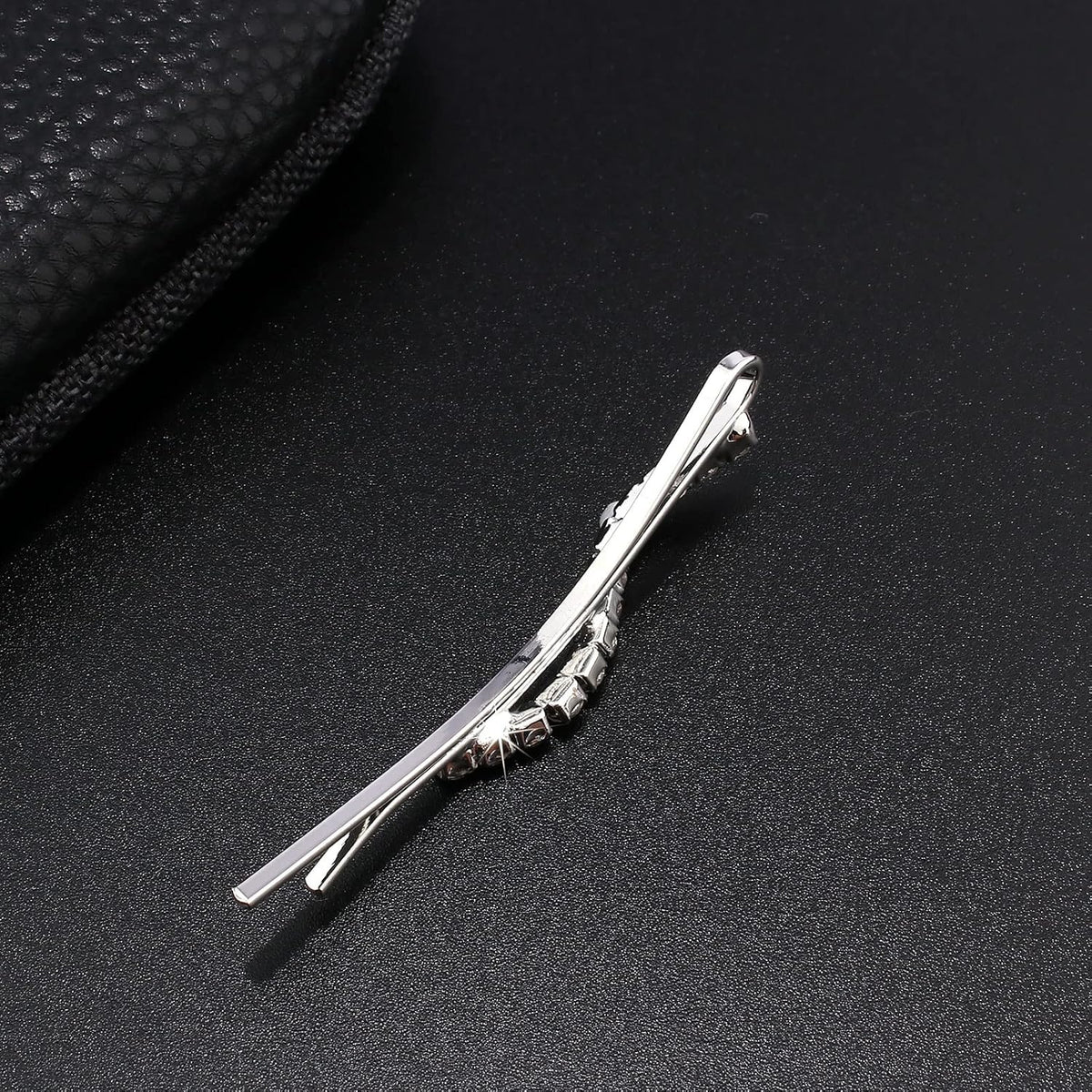 YISSION fancy rhinestone hair pins lifestyle showcase.