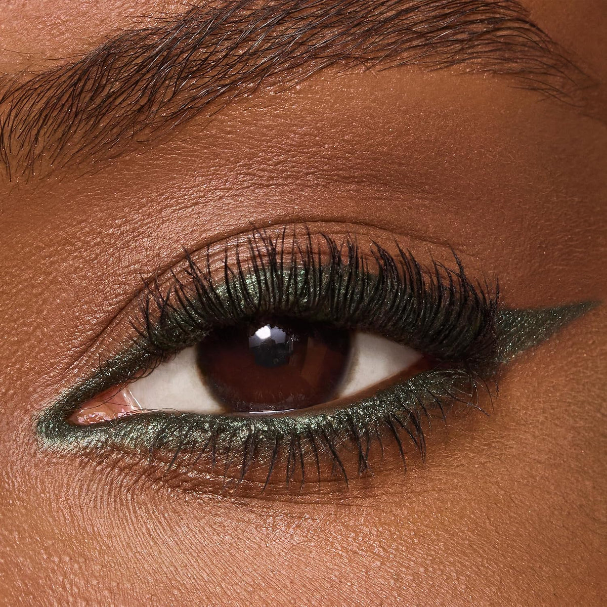 Charlotte Tilbury long wearing smudge proof kohl pencil for professional eye makeup.