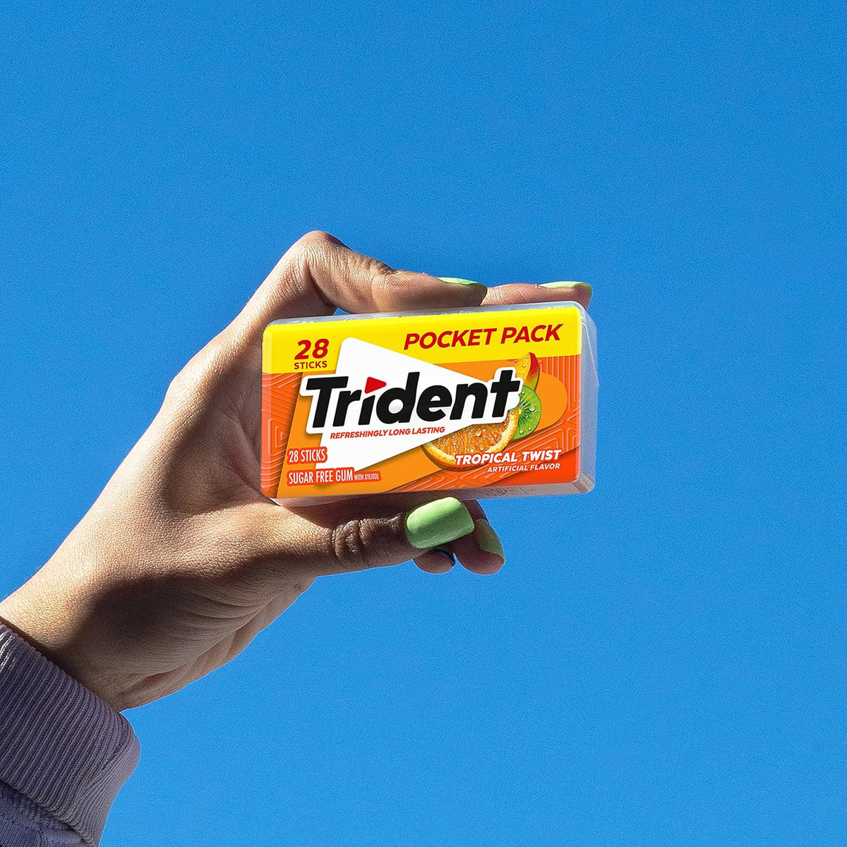 Open view of the Trident pocket pack showing the neatly arranged gum pieces inside.