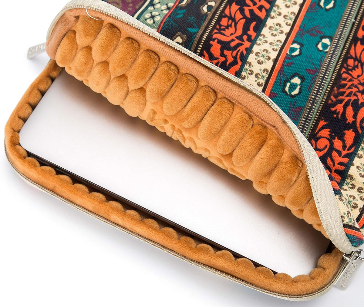 Kinmac laptop sleeve zipper and accessory pocket close up