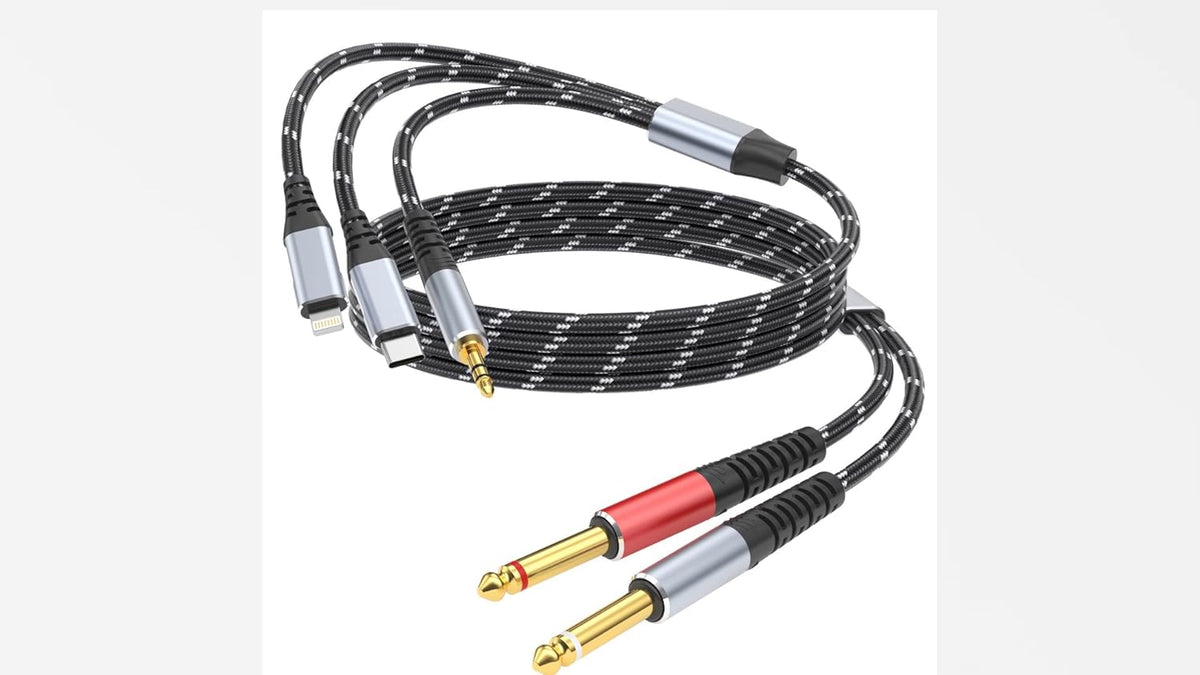 Professional studio setup using dcnetwork lightning audio splitter