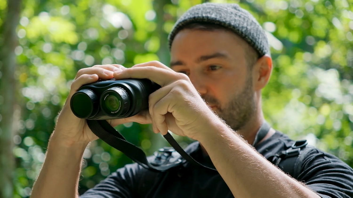 Minolta 4K ultra HD monocular full retail package components including the USB-C cable.