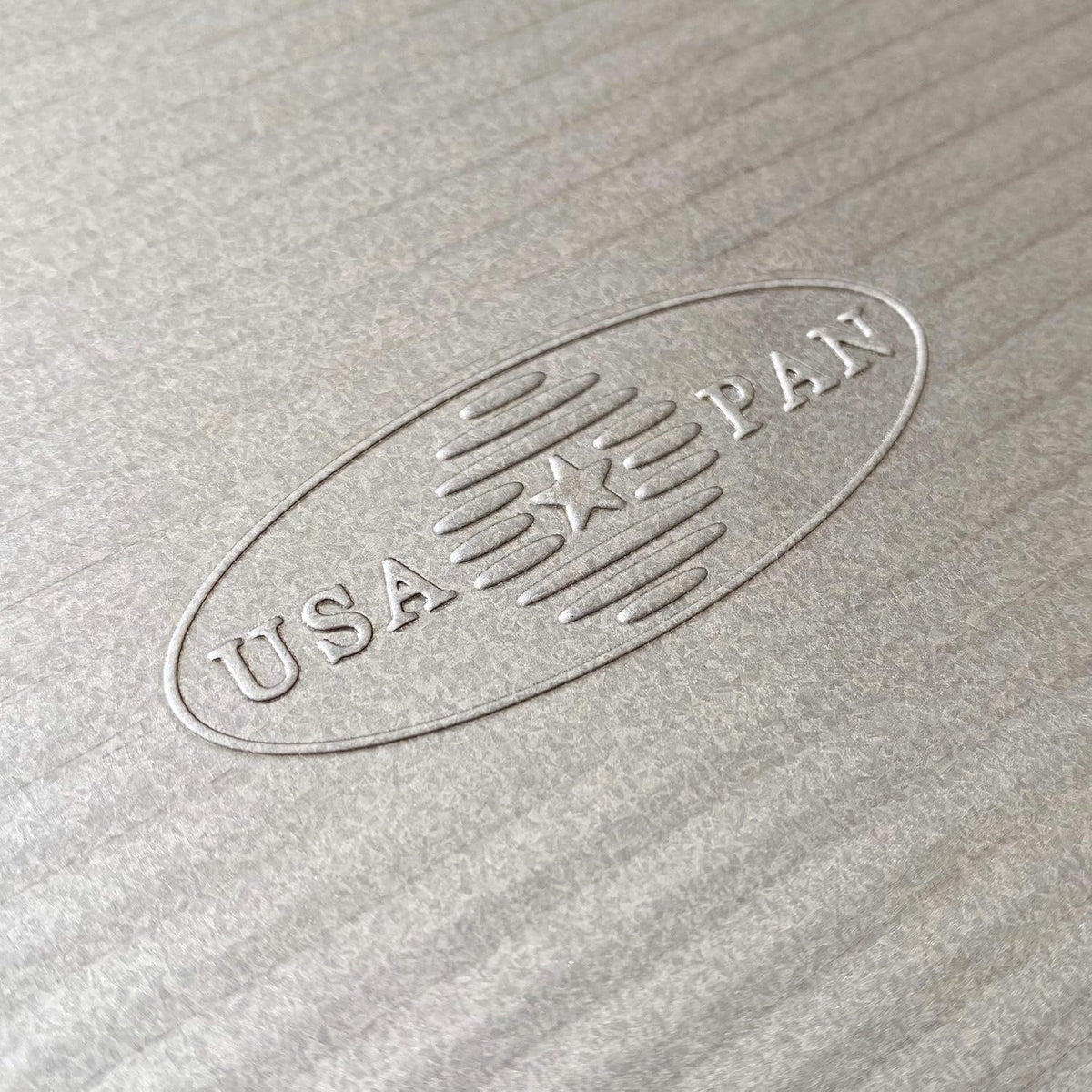 USA Pan commercial grade loaf pan side profile with reinforced rim